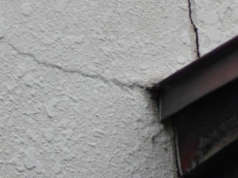 岐阜市 外壁ひび割れ 軒天剥がれ 屋根漆喰めくれ 建物無料調査 街の屋根やさん岐阜店