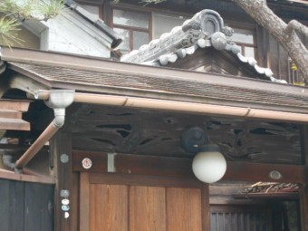 カラートタン一文字葺き