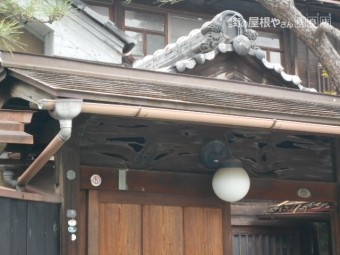 カラートタン一文字葺き