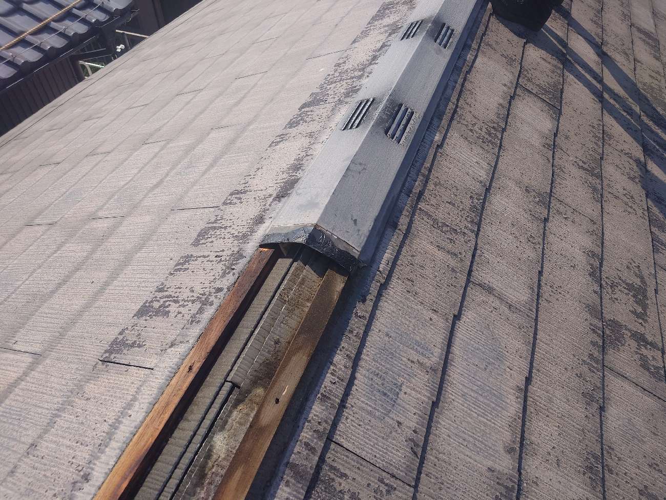 棟板金の撤去と下地の露出