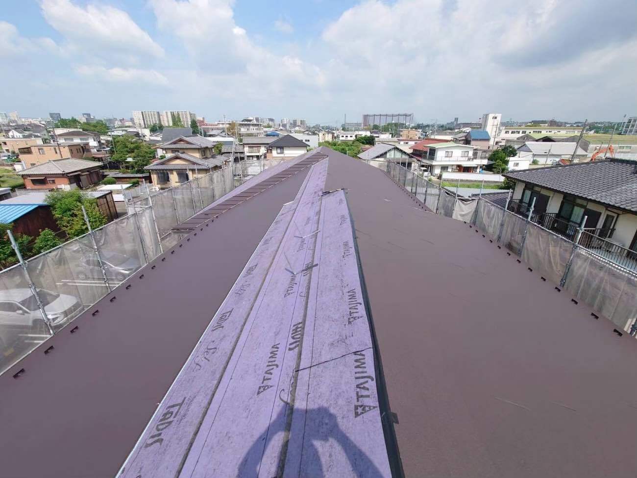 新規屋根材の張り始め
