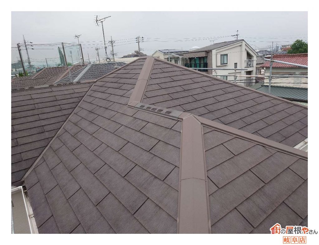 羽島市でスレート屋根をガルテクトで屋根カバー工法工事し棟板金まで丁寧に仕上げた施工