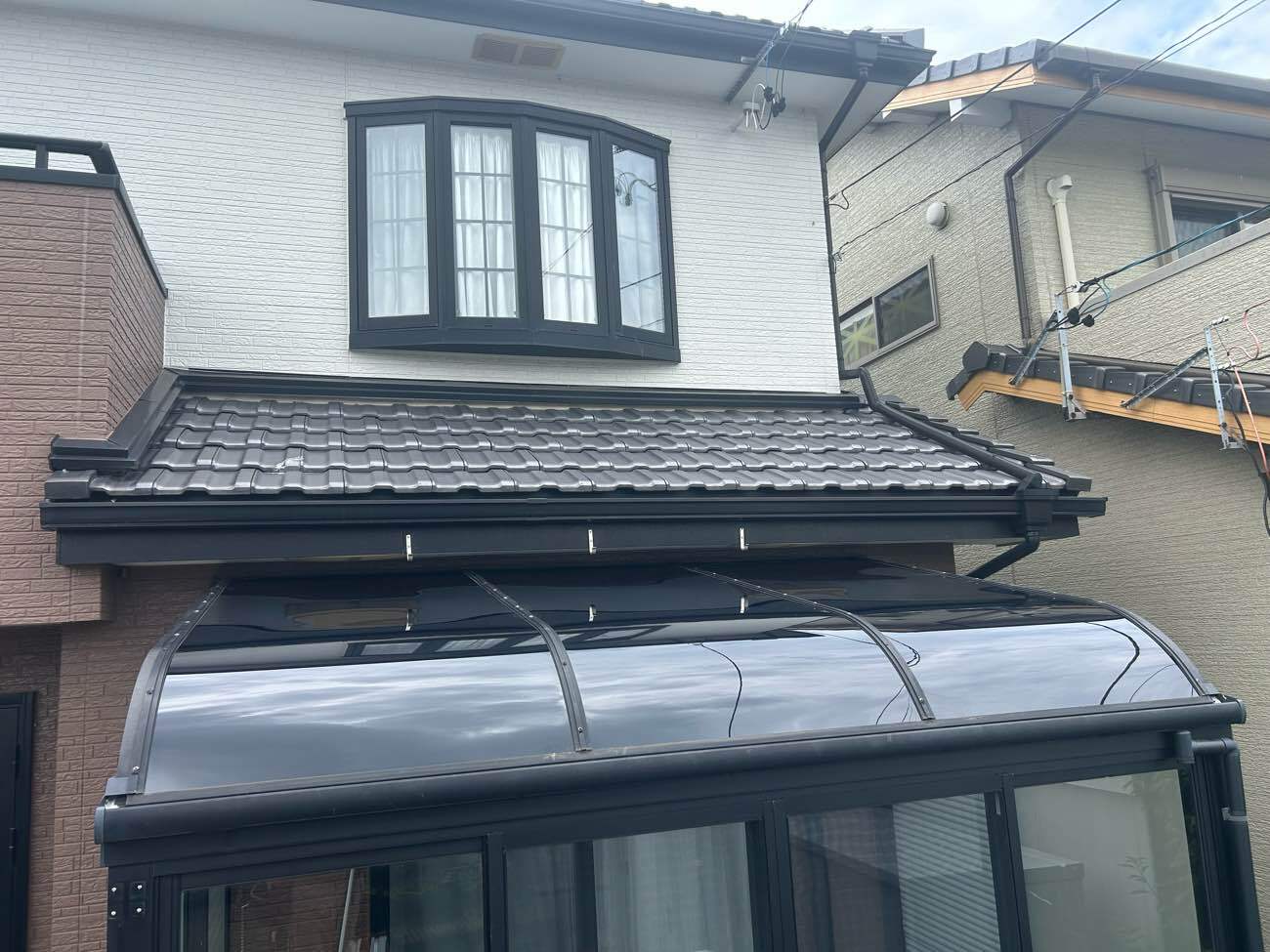 母屋屋根と取り合い部の見え方