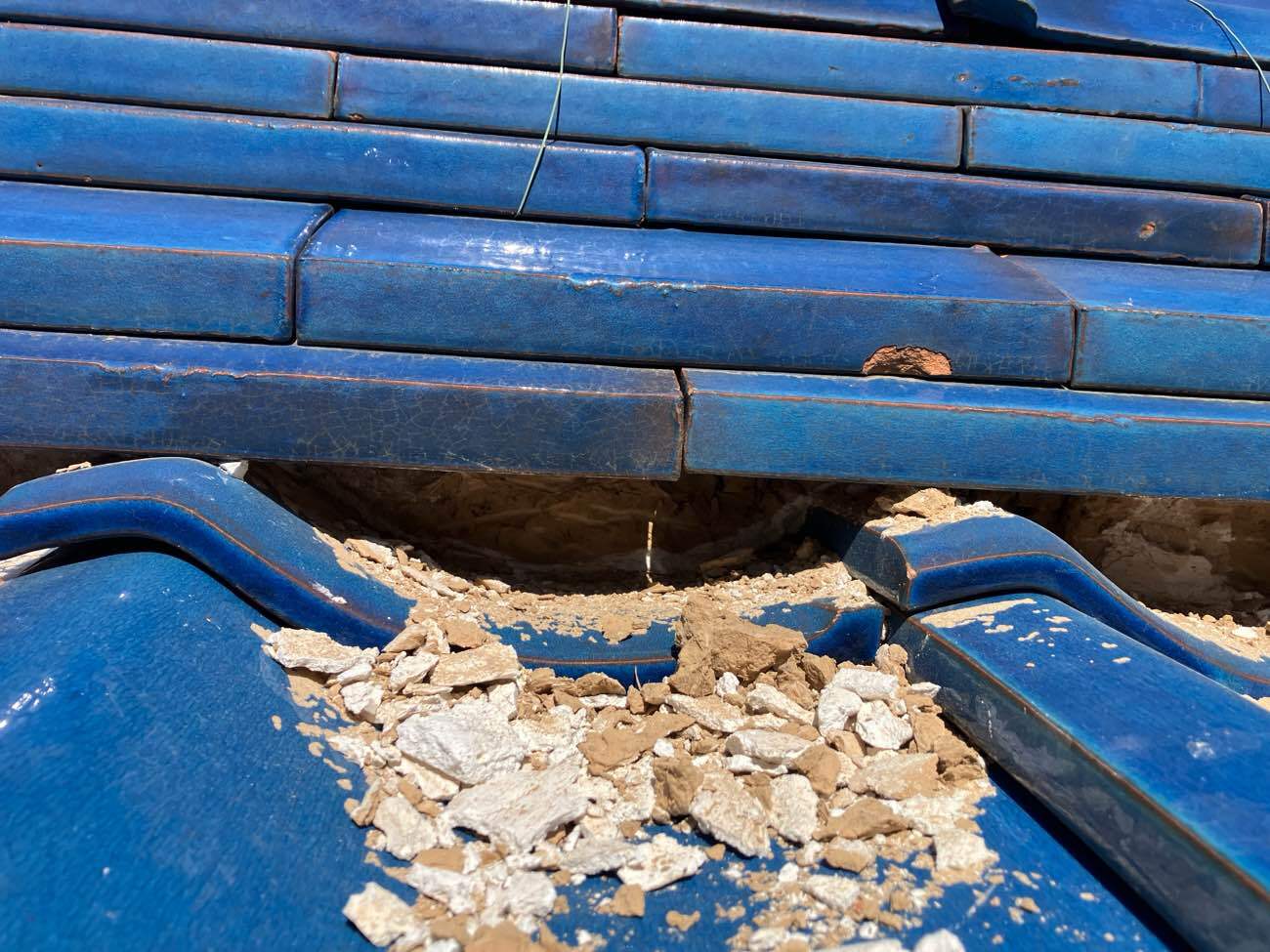 漆喰撤去後の状態確認と清掃