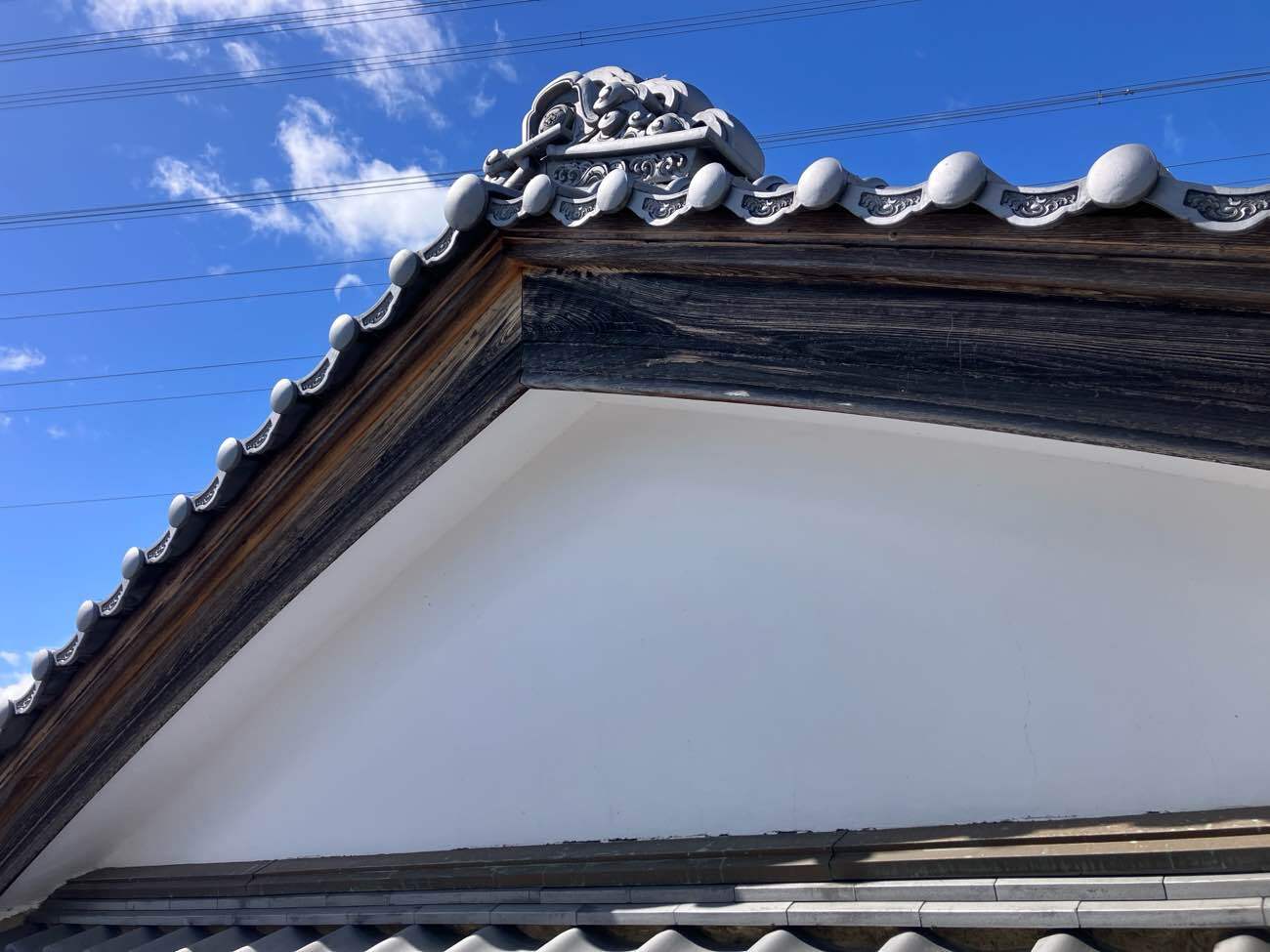 破風板の黒ずみと外観への影響
