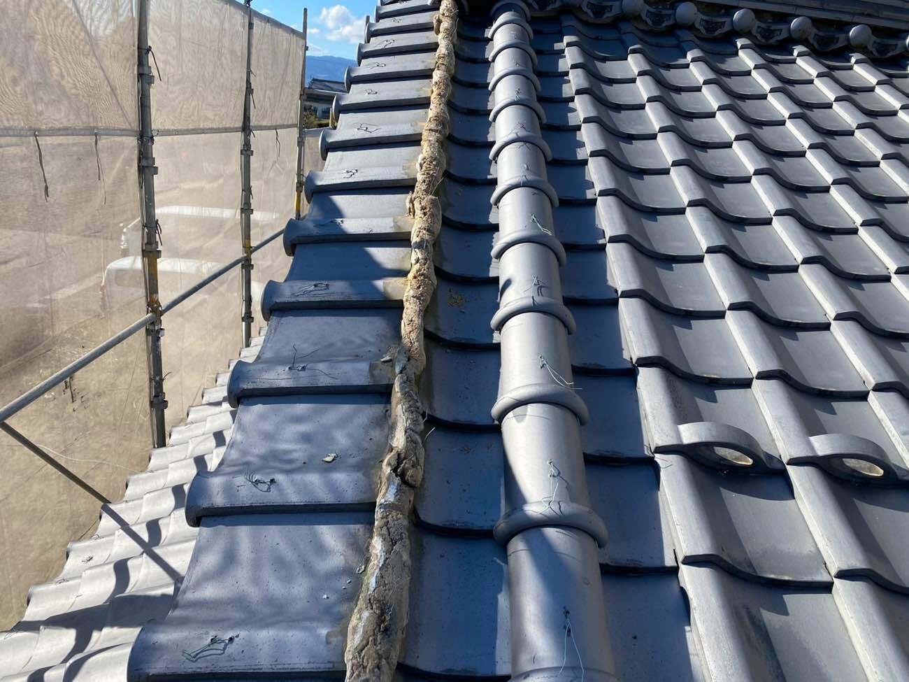 既存漆喰の状態確認と補修ラインの整理