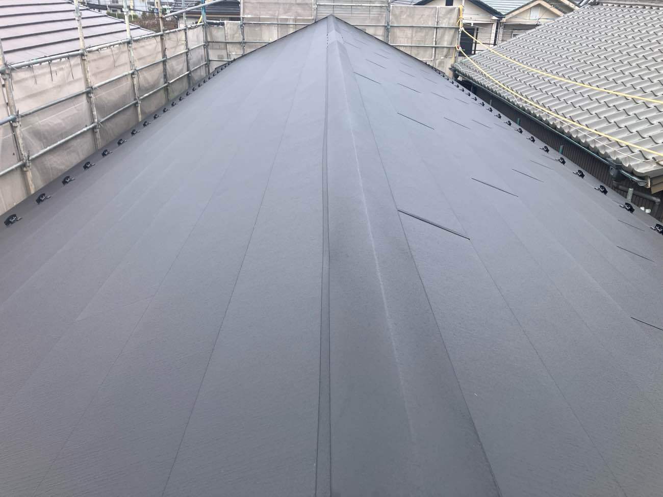 屋根全体の葺き上がりと仕上げ