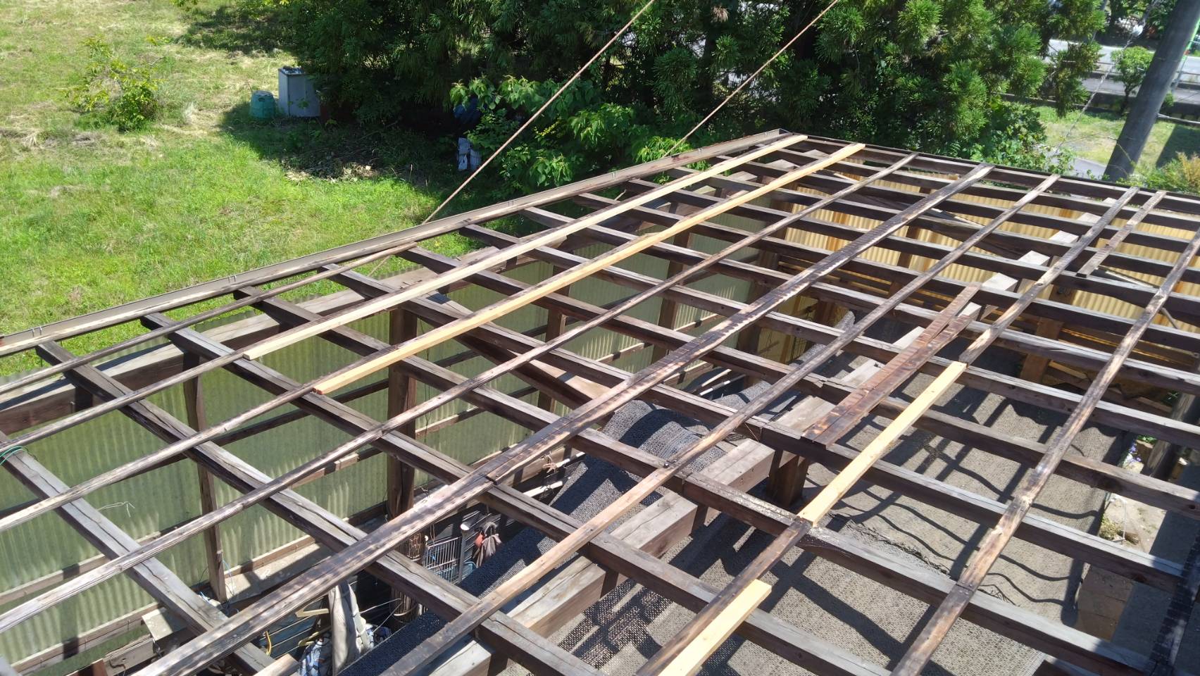 下地補強と調整作業