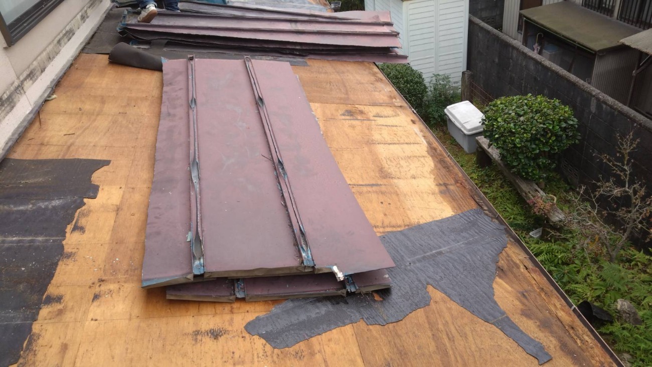 屋根葺き替え　既設解体
