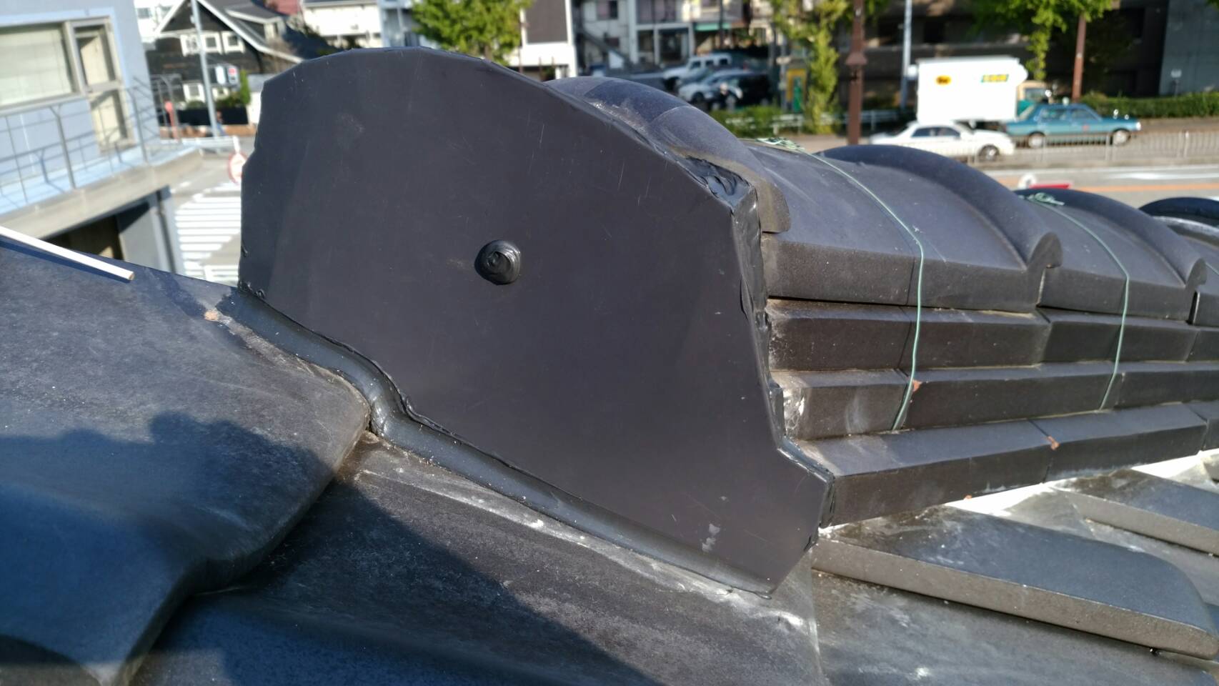 鬼瓦の補修仕上げ