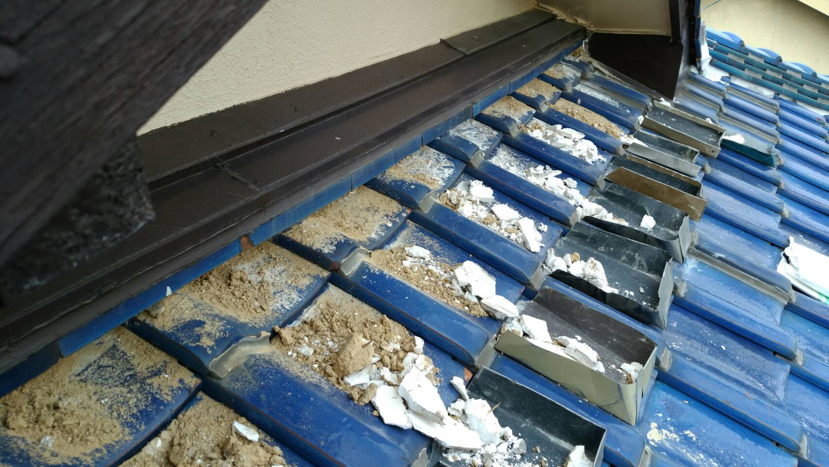 下地土の整理と清掃