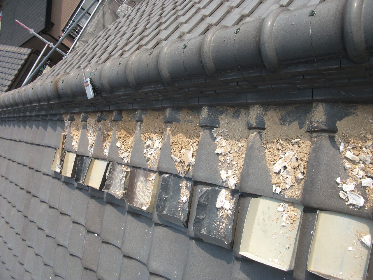 既存漆喰の撤去と清掃