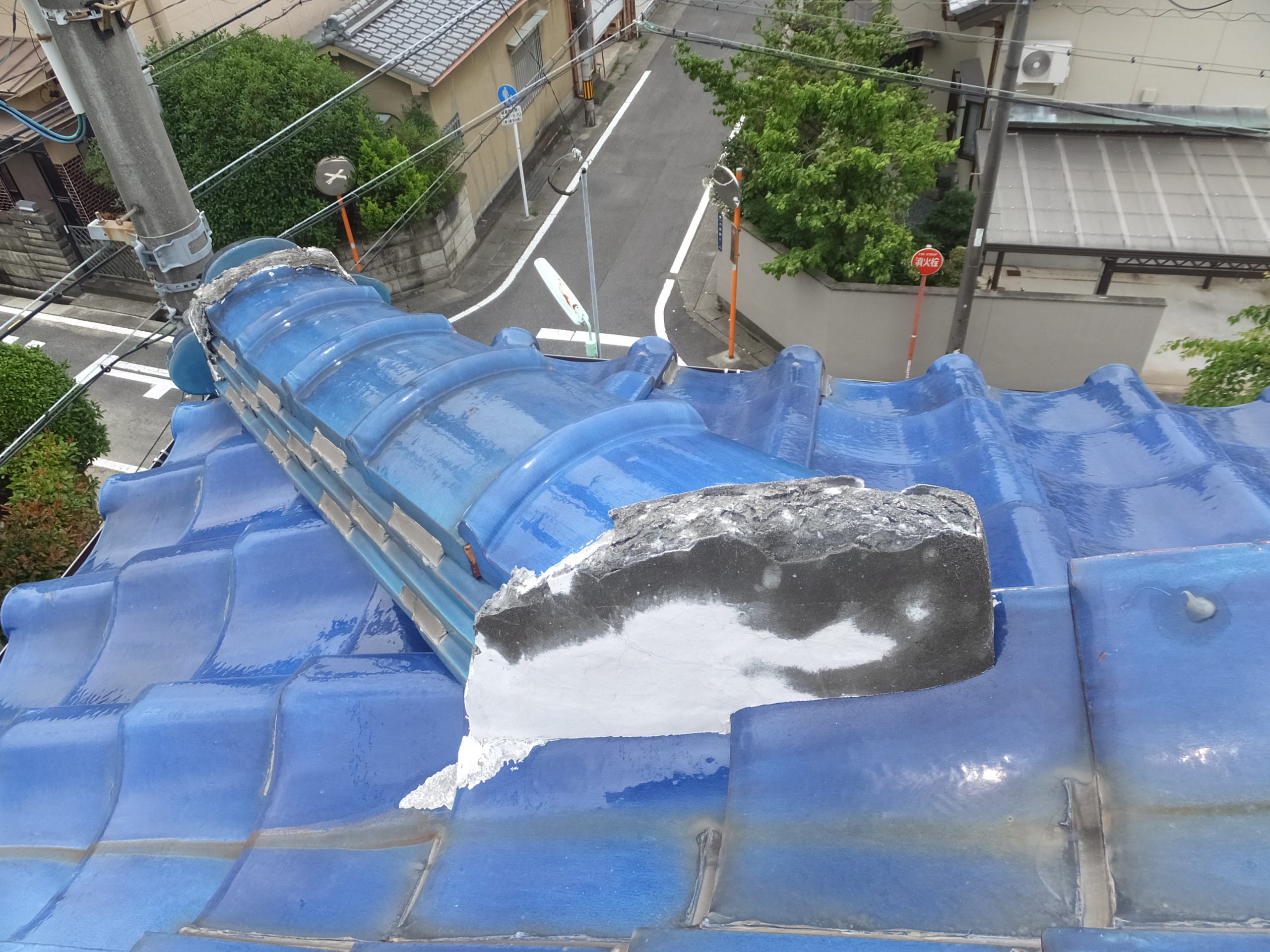 棟端部の漆喰崩落