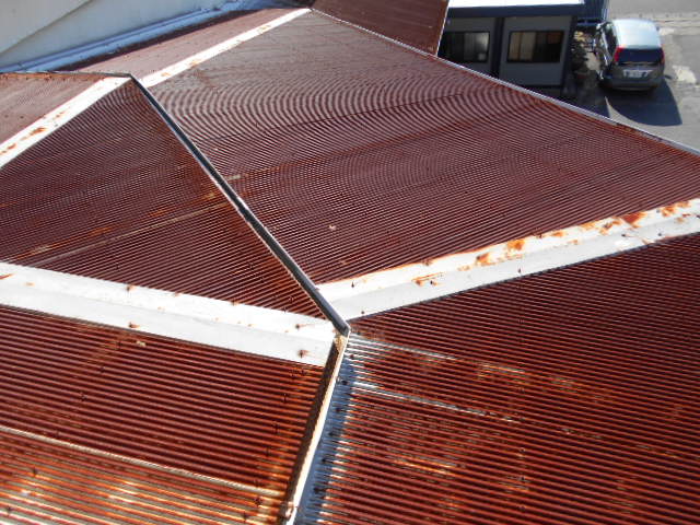 トタン屋根