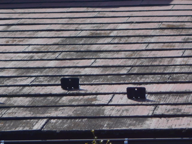 大垣市　カラーベスト屋根が色褪せています。チョーキング現象が現れています。屋根無料調査