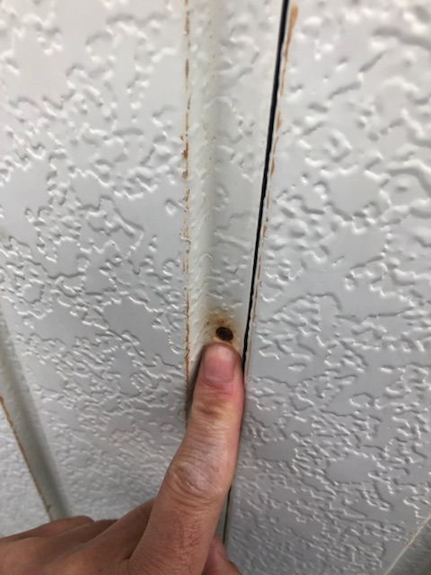 トタン外壁の釘の錆び