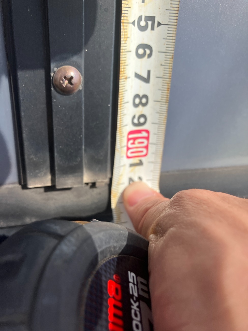 フレーム端部の高さ方向の寸法確認