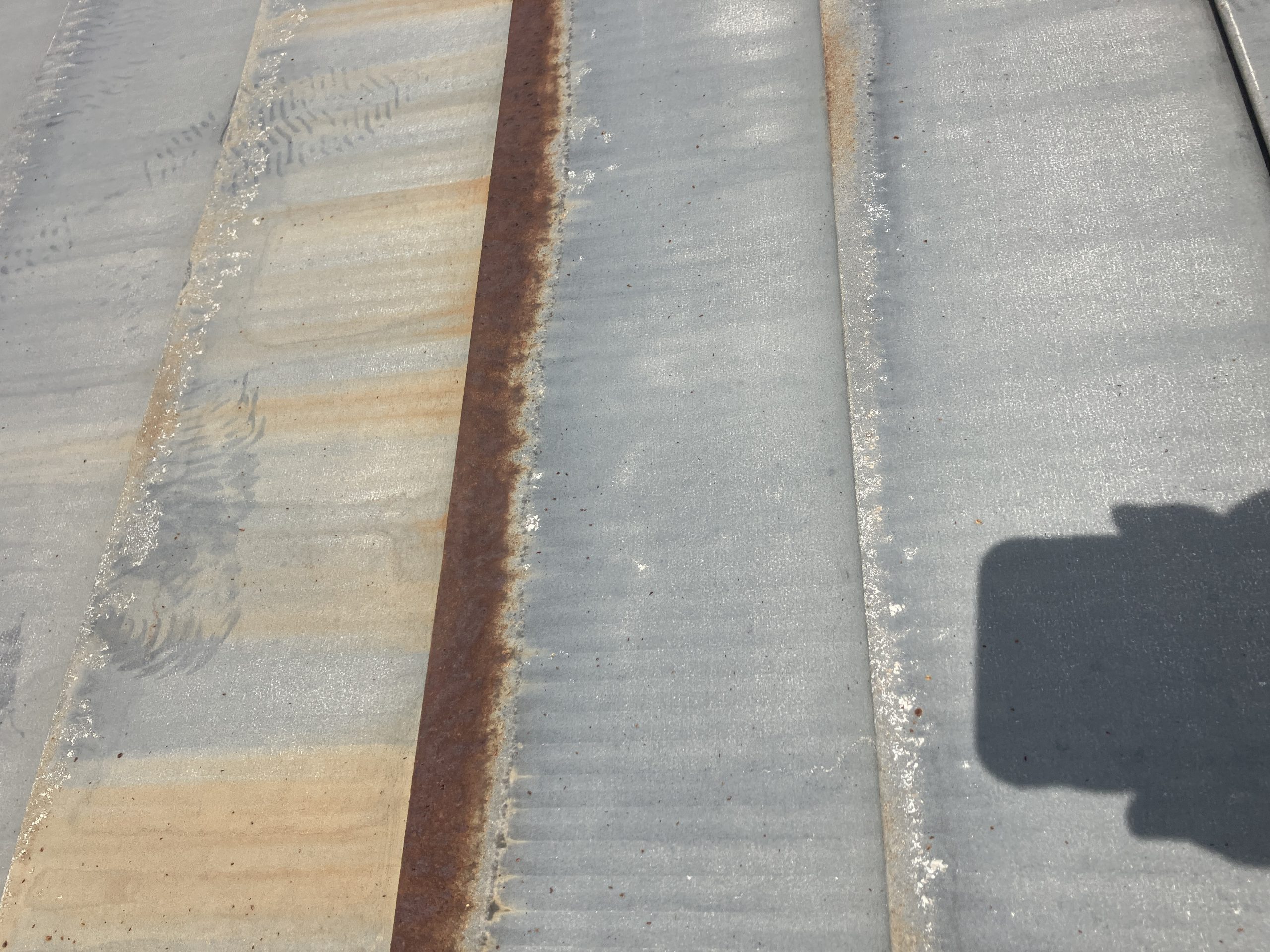 色ムラと表面劣化の広がり