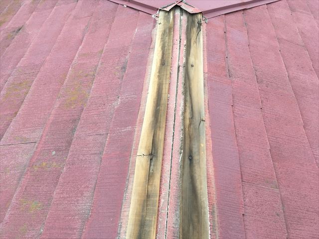 下地木材の腐食と割れ