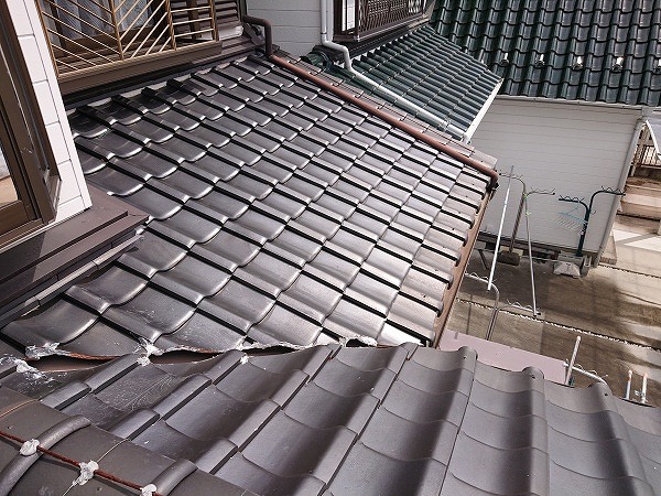 昔ながらの瓦屋根