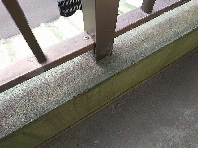 手すりの支柱を確認
