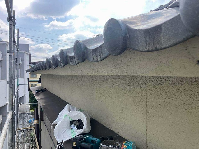 雨樋を撤去した軒先