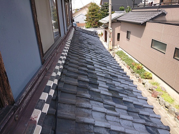 外壁と瓦屋根の取り合い部分