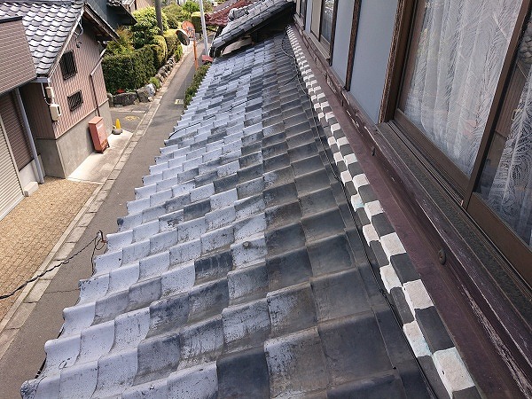 外壁と瓦屋根の取り合い部分