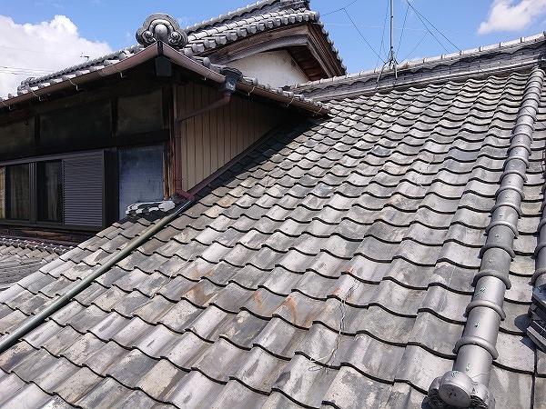点検を行った古い瓦屋根