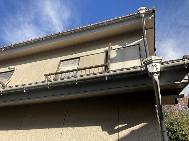雨樋の詰まりを点検