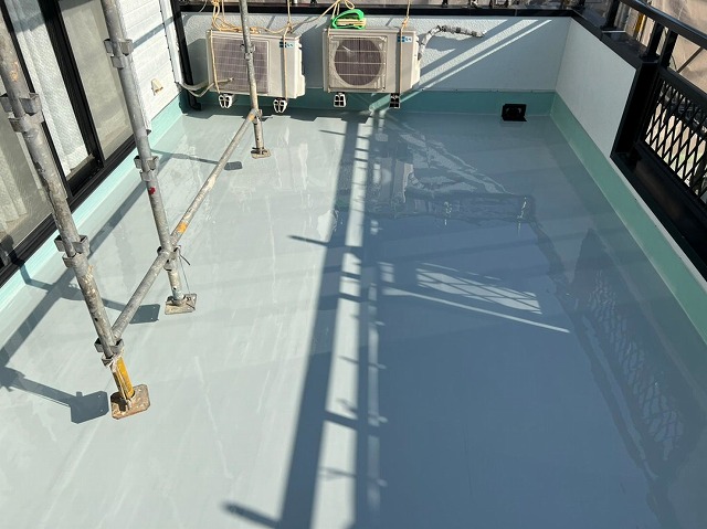 ウレタン防水の1層目の塗布完了