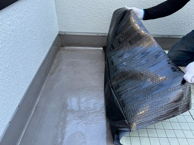 岐阜市でベランダ防水の通気緩衝シートや脱気筒の施工、通気緩衝工法のメリットも紹介
