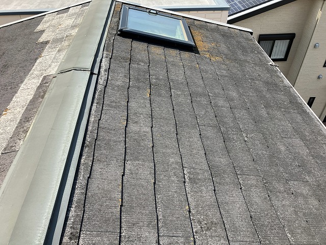 天井に登って天窓を確認