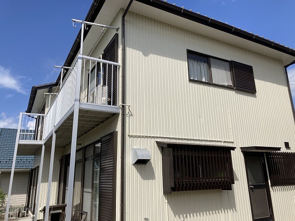 岐阜市で当店が5年前に施工した外壁塗装の定期点検、状態は良好で問題なし