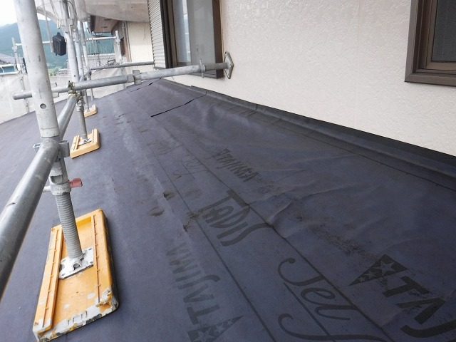 足場を支えるジャッキベース