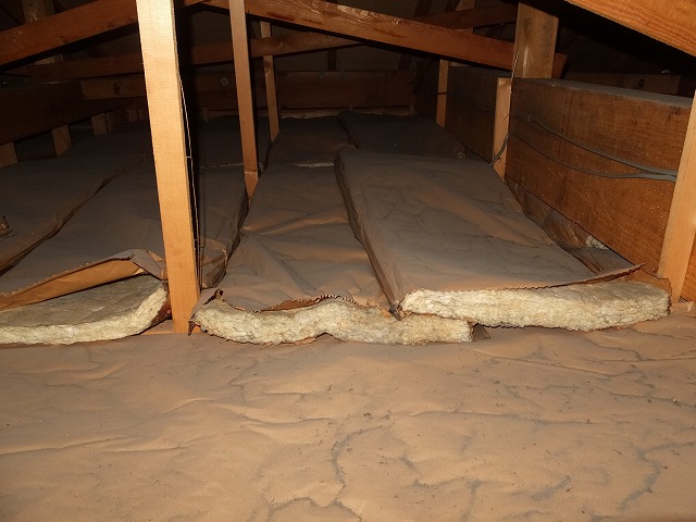 小屋裏の調査もおまかせください