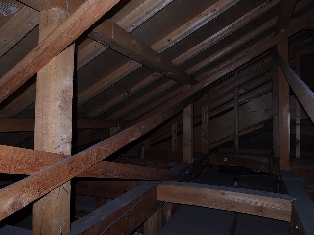 屋根裏の不具合はなし